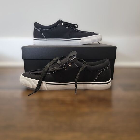 New STEVE Madden Black Size 6 converse style - Picture 1 of 7